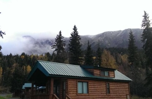 Cooper Landing Apartment | Gwin's Lodge Poplar Chalet #1