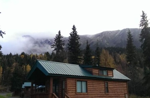 Cooper Landing Apartment | Gwin's Lodge Poplar Chalet #2