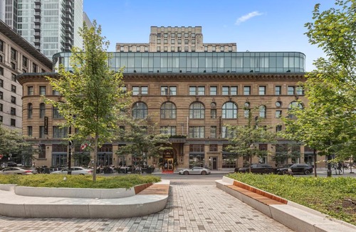 Downtown Montreal Hotel | Hôtel Birks Montréal