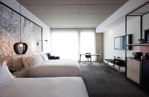 Brossard Hotel | Hôtel Escad Quartier DIX30