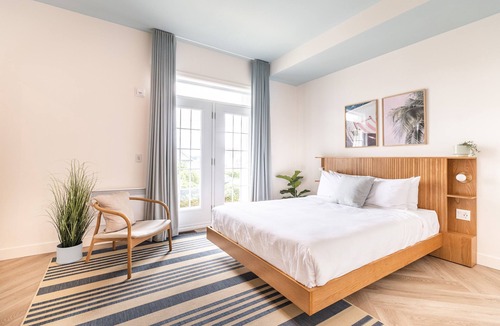 Venise-en-Quebec Hotel | Hôtel Le Rosay
