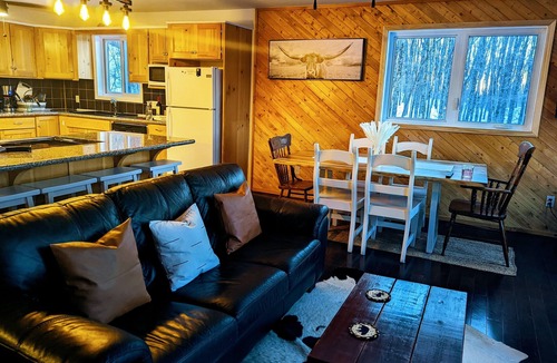Eagle Lake Cottage | Haliburton Highlands Cottage Retreat - Your summer getaway awaits you!