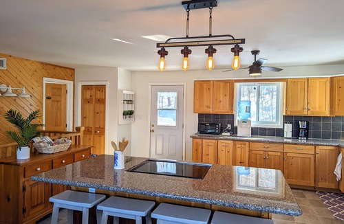 Eagle Lake Cottage | Haliburton Highlands Cottage Retreat - Your summer getaway awaits you!