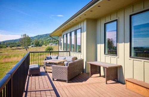Kachemak House | Halibut Hideaway at Kachemak Bay Kabins