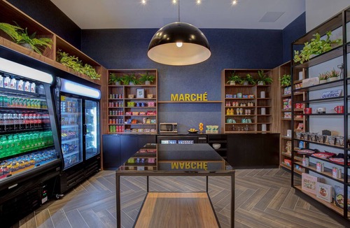 Chinatown Hotel | Hampton Inn by Hilton Montreal Downtown