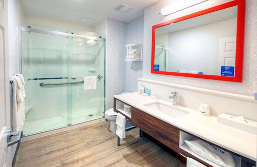 Ottawa Division Hotel | Hampton Inn by Hilton Ottawa