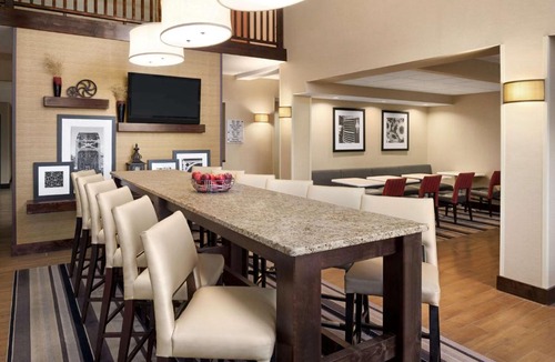 Deerfield Hotel | Hampton Inn Lawrence