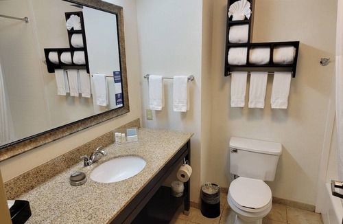 Marshall Hotel | Hampton Inn Marshall
