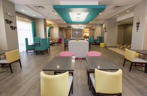 Mustang Hotel | Hampton Inn Mustang