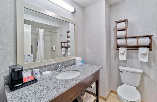 Aksarben - Elmwood Park Hotel | Hampton Inn Omaha Midtown-Aksarben Area