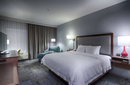 Salina Hotel | Hampton Inn Salina