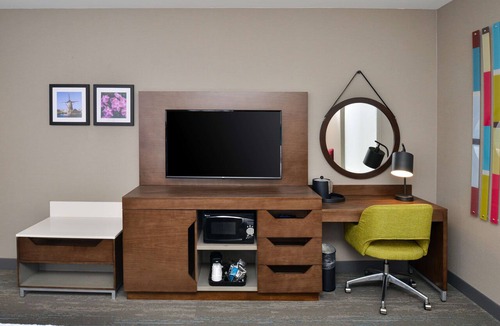 Adrian Hotel | Hampton Inn & Suites Adrian
