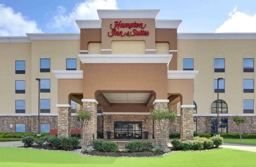 Southeast Arlington Hotel | Hampton Inn & Suites Dallas-Arlington-South