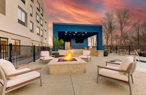 Weatherford Hotel | Hampton Inn & Suites Weatherford, Tx