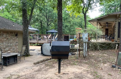 Emory House | Happy Trails Hideout w/New Bunk House & Hot Tub!