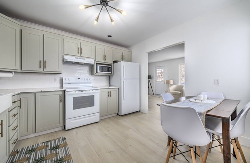 The Battery House | Harbourfront Downtown home with Hot Tub!