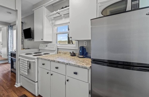 Downtown St. John's Apartment | Harbourview Galley - with Patio/Air Conditioning/Steps to Downtown/1 Bedroom