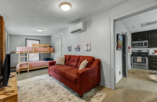 College Station Apartment | Harvest: King Bed+Bunk Beds, Walk to A&M Campus