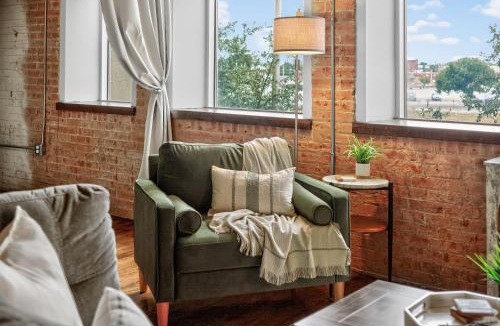 Downtown Dallas Apartment | Haven 326 2bd Loft Sleeps 10 Free Parking