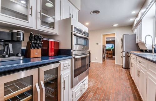 Northwest Dallas House | Heated Pool, Shuffleboard, Putting Green, GM RM!