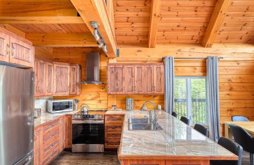 Mandeville Ski Chalet | Henö Entre spa, lac & forêt