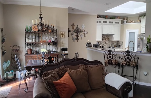 Cedar Hill House | “Here Comfort Meets Charm-The Perfect 5-bedroom Getaway!”