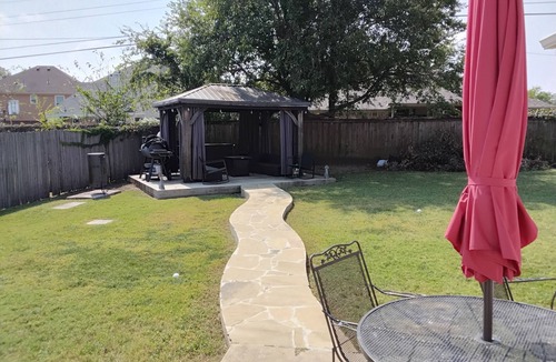Cedar Hill House | “Here Comfort Meets Charm-The Perfect 5-bedroom Getaway!”