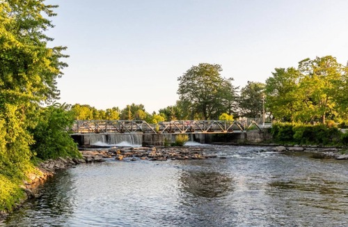 Smiths Falls Apartment | Heritage Rideau 1Br Apartment Free Parking