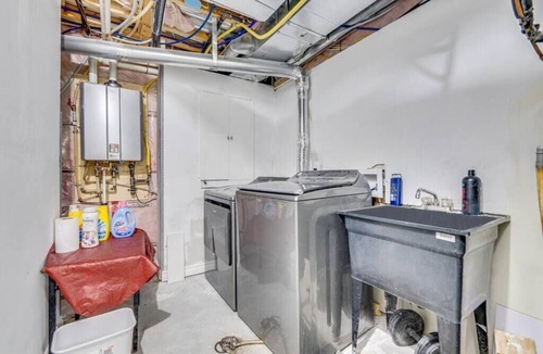 Milton Apartment | Hidden Gem: Spacious Basement