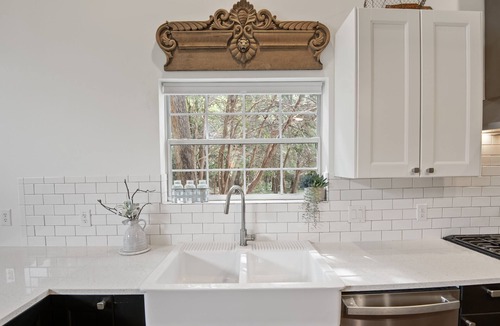 Red Oak House | Hidden Valley Ranch. Relax and enjoy this secluded 27 acre ranch.