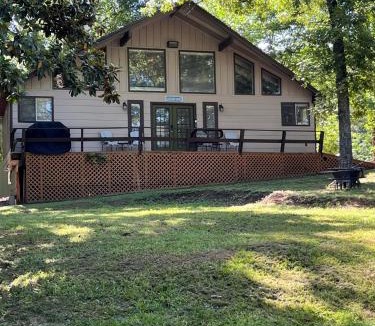Montgomery House | Hideaway - 3 BR Home with PRIVATE POOL on wooded lot