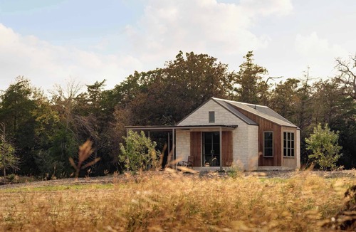 Round Top House | Hideaway Round Top | Prairie Cottage | Pool, Fire Pit & Pond