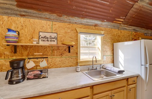 Higden Apartment | Higden Studio Cottage < 1 Mi to Greers Ferry Lake
