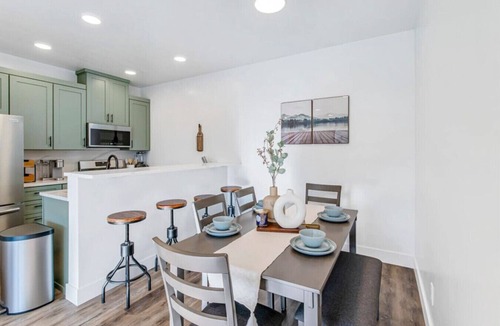 Juneau Apartment | High-end, convenient, new build!