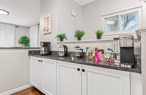 Taylor House | High End Ranch - 3 Bed 2 Bath - Taylor