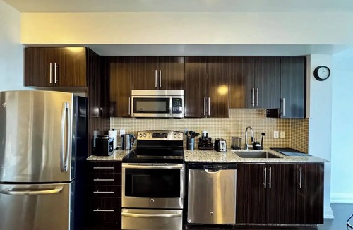 Newtonbrook Condo | High Floor Beautiful View Condo in Thornhill