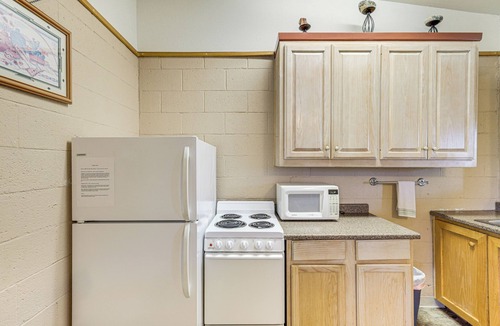Whitney Apartment | Hike, Fish & More: Quaint Lake Whitney Retreat