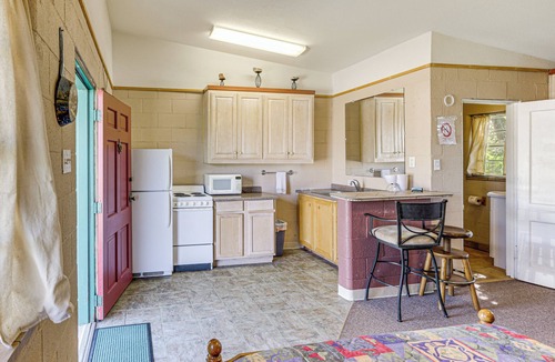 Whitney Apartment | Hike, Fish & More: Quaint Lake Whitney Retreat