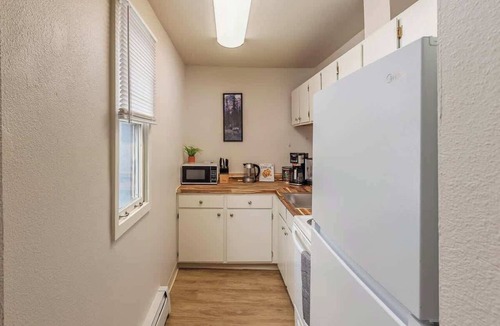 Downtown Anchorage Apartment | Historic Chic Downtown Suite