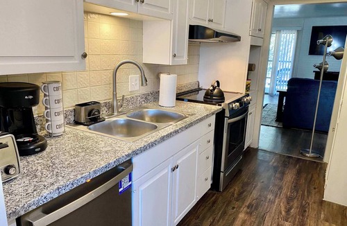 Lubbock Apartment | Hoff Gardens 40 - 3BR 2BA - Downtown Lubbock