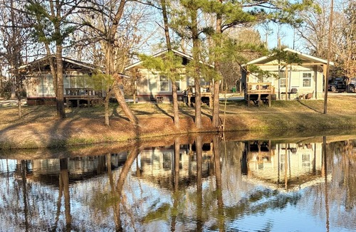 Lufkin Cabin | Hog Heaven Waterfront Cabin on Stocked Pond 4 miles to Lufkin