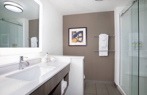 Great Bend Hotel | Holiday Inn Express & Suites Great Bend by IHG