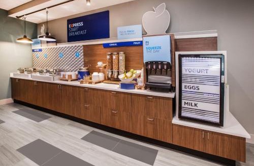 Great Bend Hotel | Holiday Inn Express & Suites Great Bend by IHG