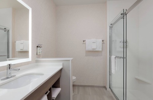 Prosper Hotel | Holiday Inn Express & Suites Prosper South - Frisco by IHG
