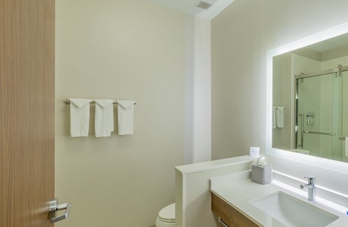 Lindale Hotel | Holiday Inn Express & Suites Lindale – Tyler by IHG