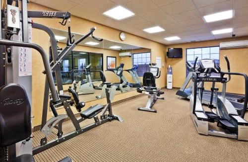 Ranchvale Hotel | Holiday Inn Express & Suites Clovis by IHG