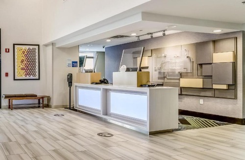 Longview Hotel | Holiday Inn Express & Suites Longview North by IHG