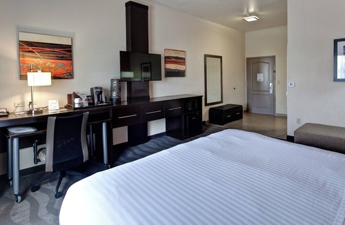 Maize Hotel | Holiday Inn Express & Suites Wichita Northwest by IHG