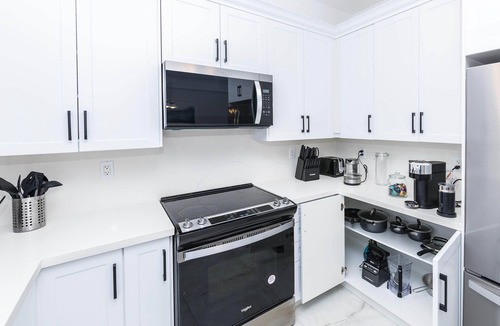 Vaughan House | Home in Vaughan, Modern 3BR Home in Vaughan w/ Patio & Grill