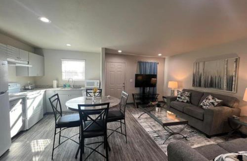 Clovis Apartment | Home Sweet Stay
